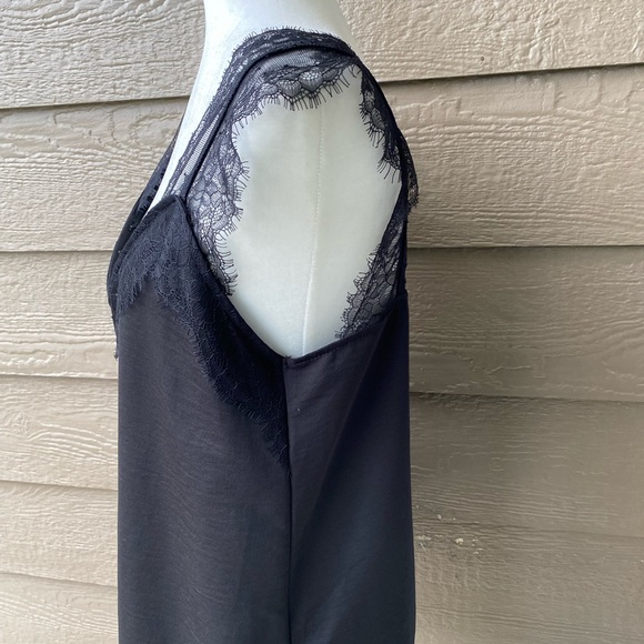 Romantic hut Black lace tank - Picture 14 of 14